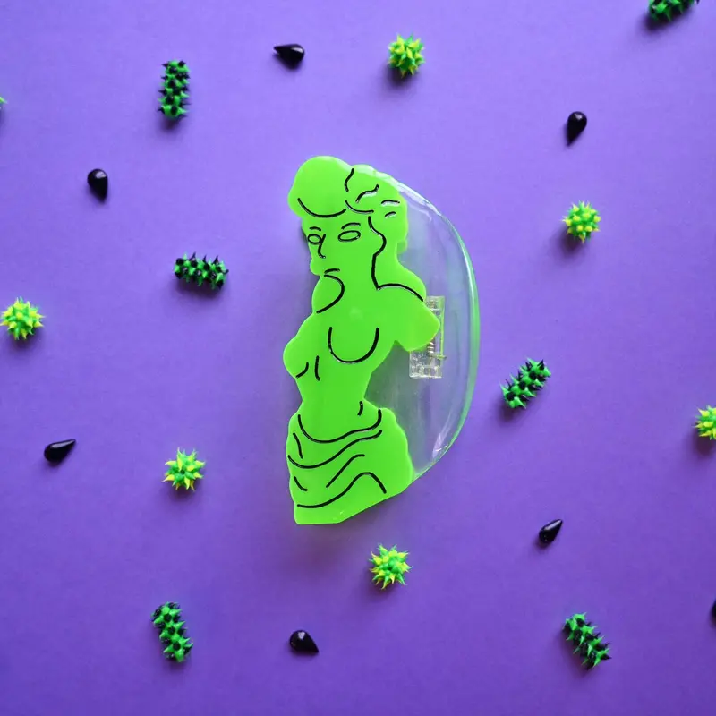 Gummy Venus Hair Clip – Chewy-Fruit-Inspired Accessory