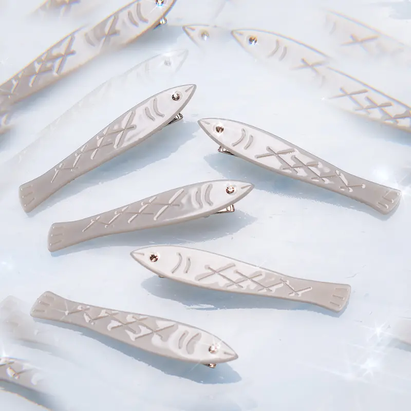 Winona Irene Sardine-Themed Hair Clip Set
